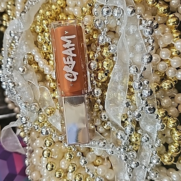 Fenty Beauty Color Drip Gloss in the shade Cookie Jar - Picture 2 of 3